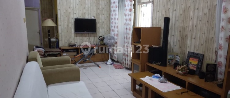 Cheap house in Sakura Regency, good, neat, comfortable to live in, land area 160, building area 100. 1