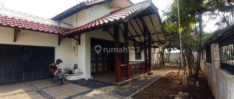 Disewakan rumah mewah full furnished dengan pemandangan kota di jalan sumbing  1