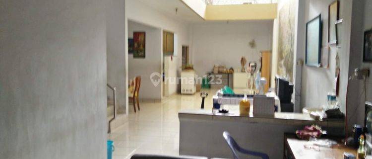 Rumah semi furnish dijual Petojo Jakarta Pusat 1