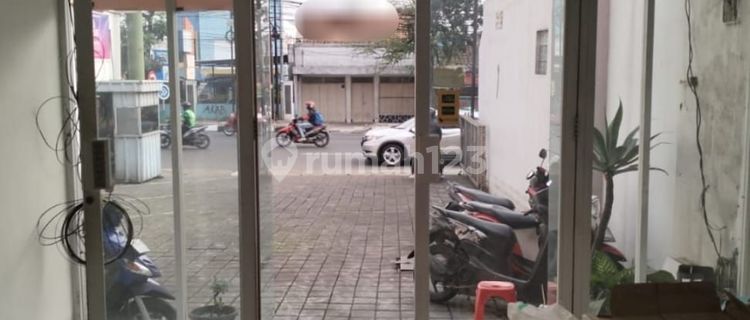 NICE STRATEGIC SHOPHOUSE ON MAIN ROAD CIMAHI SUITABLE FOR OFFICE/BANK 1