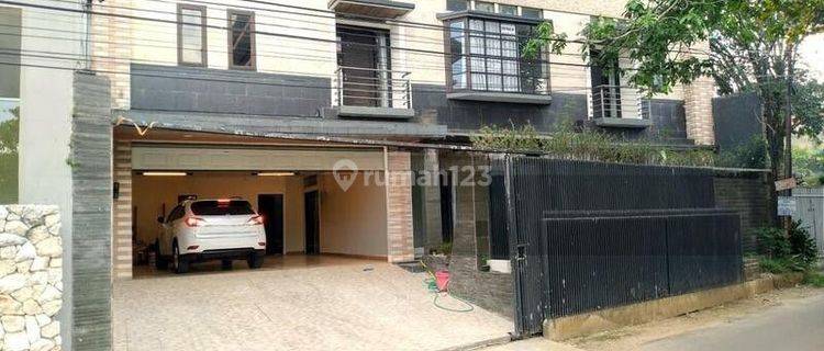 Rumah FullyFurnished Bangunan 3 Lantai, dalam komplek Elit Setrasari  1