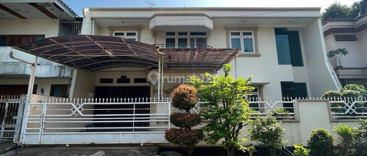 Dijual Cepat Rumah Cantik di Jalan Utama Taman Kedoya Permai 1