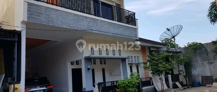 Rumah Hook Mewah 2 Lantai Bagus 1