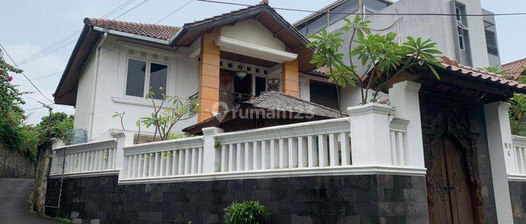 Rumah 2 Lantai Dengan Gaya Tropical.modern 1