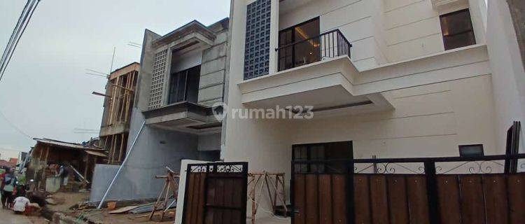 Rumah 2 Lantai Tanpa Dp Di Cilodong Depok Dkt Alun2 kota Depok 1