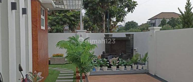 Rumah Lux 3 Lantai Singgasana Pradana Bandung 1