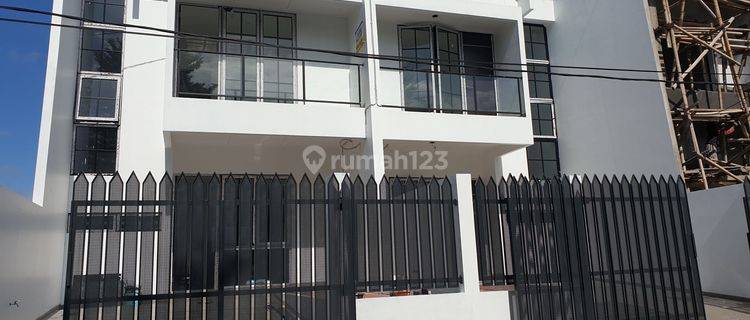 Dijual Rumah BSD di Villa melati mas 2 Lantai Baru 1