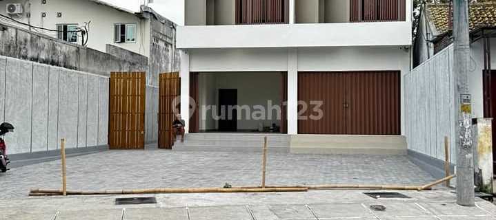 For Rent: MR/66016 AG, 2-Story Shophouse in Berbah. 1