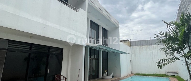 Luxurious 2-Story Home With Marble in the Kemang Area of Bangka 1