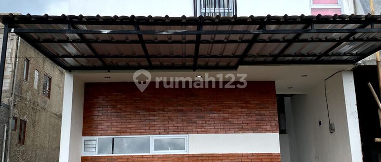 Rumah 2 Lantai SHM di Gegerkalong Bandung Utara dekat UPI 1