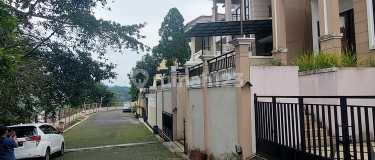 Rumah Di Ungaran Dengan Pemandangan Gunung 1