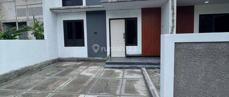 Rumah Baru Model Limasan Di Pedurungan Kota Semarang 1