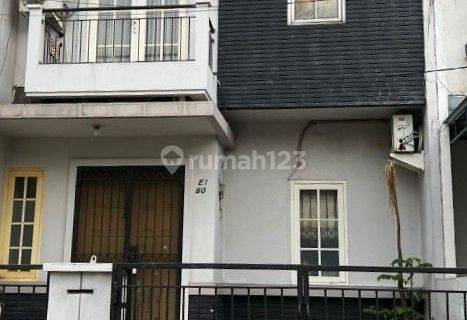 Rumah Modern Asri 2 Lantai Siap Huni Di Jakarta Barat 1