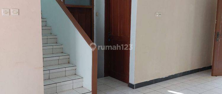 Rumah Disewa Modern Hommey di Setia Budi Regency 1