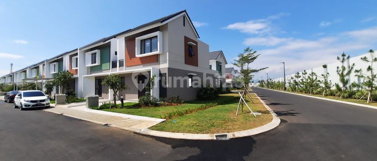 Two-Story Hook House Furnished Near Mall, School, Modern Market. 1