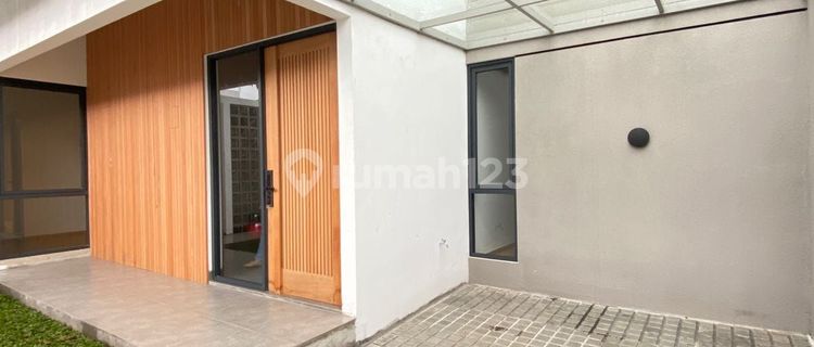 New 1-story house near schools and supermarkets in Kopo Permai. 1