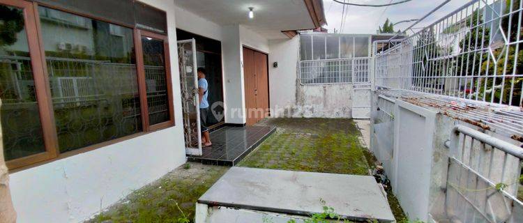 Rumah Semi Furnished Dekat Pusat Kota Bandung 1