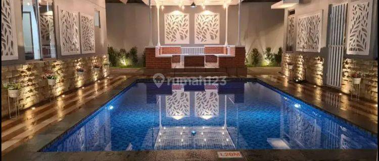 Rumah Lux Plus Kolam Renang di Komplek Kota Baru Parahyangan 1