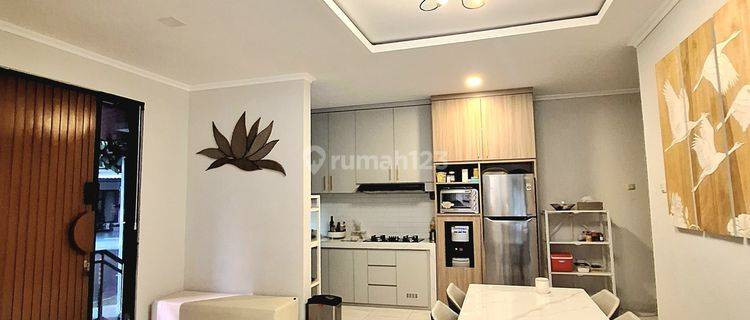 Rumah HOT SALE Desain Mewah Cozy di Cluster Emerald TownHouse FM15887 1
