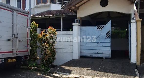 For Sale Auction House Cash Only in Villa Kelapa Dua Residential Complex, West Jakarta 1