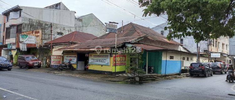 Rumah Sudut di Tengah Kota Makassar Dekat Jalan Sudirman Makassar 1