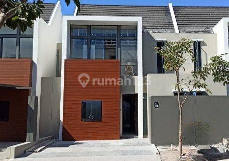 Rumah 4 Kamar Tidur, Siap Huni di Citraland Tallasa City Makassar 1