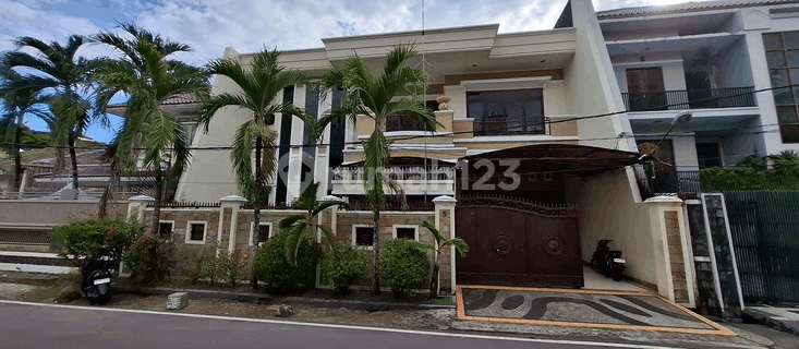 Masterpiece Modern Hunian Sultan di Jantung Kota Jl Kutilang 1