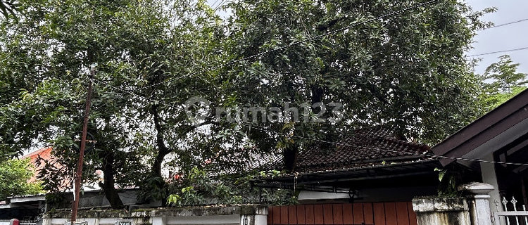 Big House on Jl Baji Gau Near Ratu Indah Mall 1