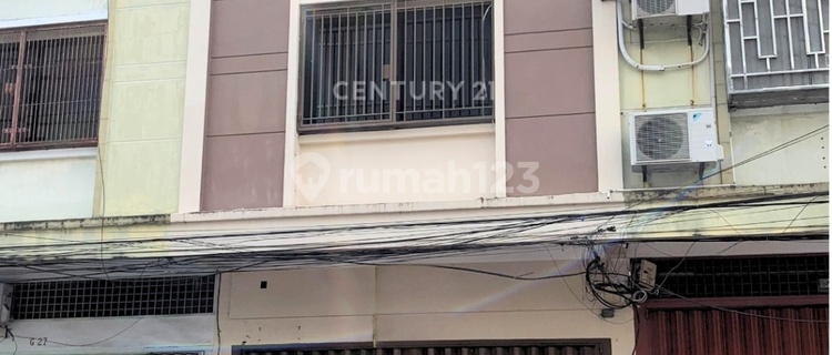 Ready-to-Live-in Shop House on Gunung Latimojong Street 1
