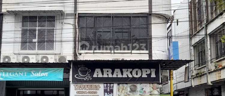 Shop House for Sale on Jl Sungai Saddang, Makassar 1
