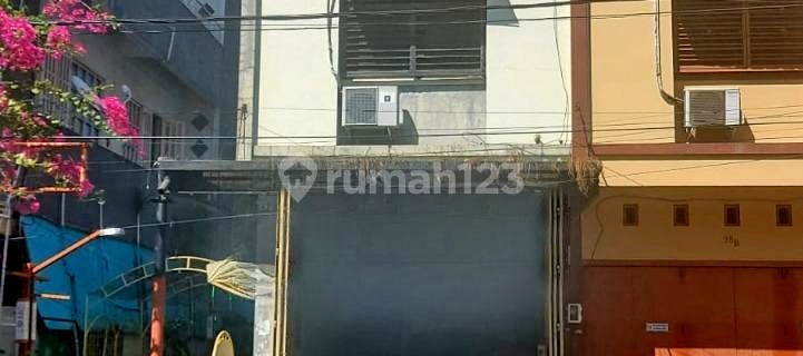 Strategic Shop House Ready for Occupancy on Jalan Onta Lama 1