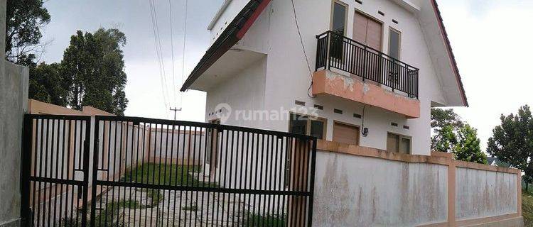 Rumah Balai Taman Cigugur Bandung Kondisi Bagus Terawat Asri 1