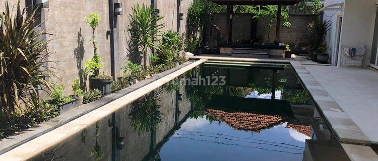 Villa Cantik Strategis Siap Huni di Uluwatu Jimbaran Bali 1