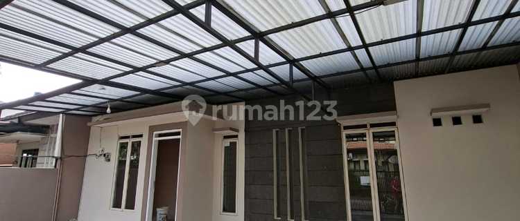 *Jual Cepat Rumah Siap Huni,Baru Renovasi* Taman Holis Indah 2 1