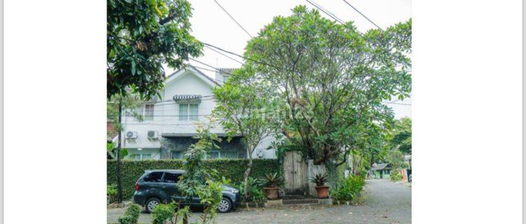 Dijual Rumah 3 Lantai Berfasilitas Lengkap di Depok 1