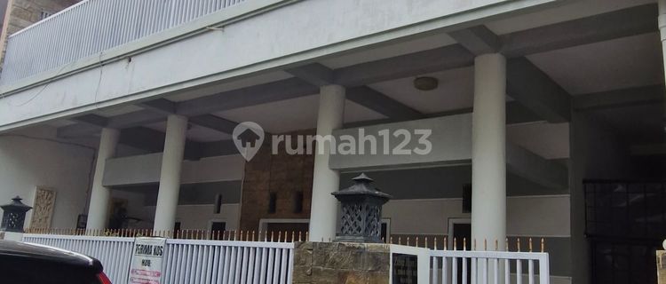 Girls' Dormitory Rental Near State University of Malang 1