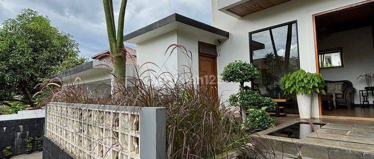 Rumah Modern Tropis Komplek Cinere Depok 1