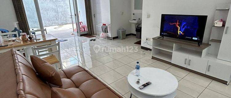 Rumah Minimalis Modern Tropis di Kota Baru Parahyangan 1