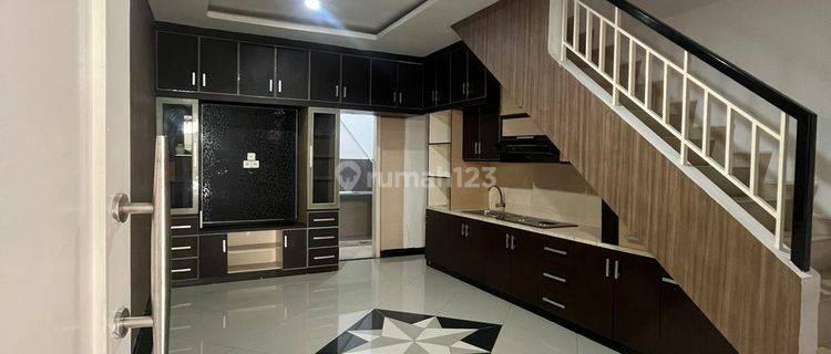 Disewa Murah Rumah PIK 1 Layar Permai Semi Furnish Bagus 2 Lantai 1