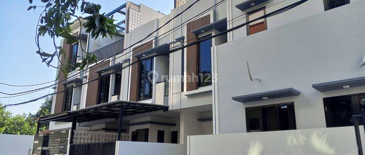 Rumah 2 Lantai Lokasi Premium Dekat Kawasan Perkantoran Jakpus 1