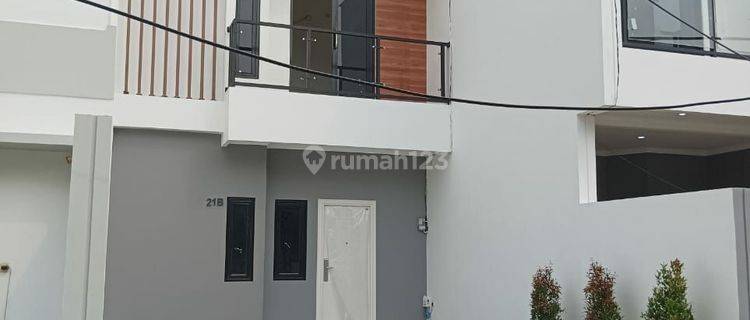 Rumah 2 Lantai Unfurnished SHM DI Cempaka Putih Tengah Jakpus 1