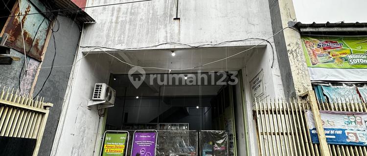 There is a Pharmacy Permit/Workshop Opening/Grocery Store in a 2-Story Shop House in the Ciroyom Area. 1