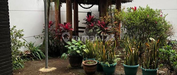 Jual Rumah Area Mekar Wangi semi furnished 2 lt 1