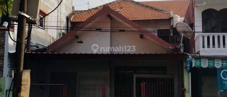 Dijual Ruko 2 Lt SHM di Jalan Raya Jetis Kulon Surabaya 1