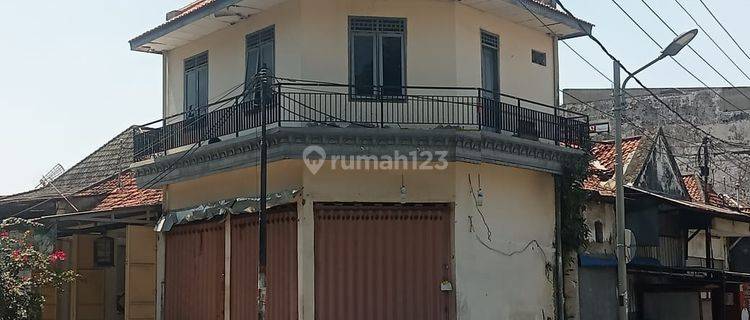 Dijual Rumah Hook di Nol Jalan Raya Peneleh Genteng Surabaya 1