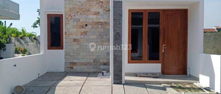 RUMAH DI SOLO COLOMADU DEKAT RUMAH PAK JOKOWI 1