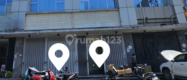 Large Connected Strategic Ruko on Sudirman Street, Balikpapan with Spacious Parking 1