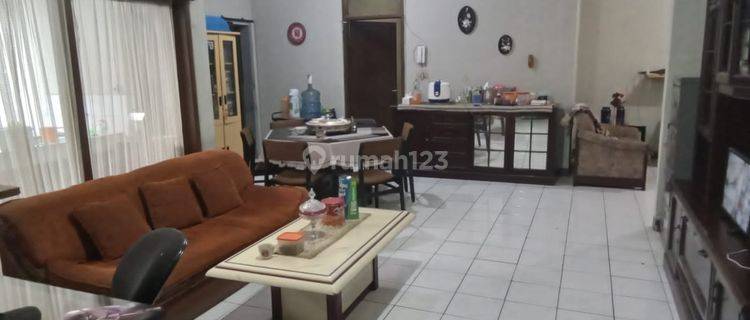 Sewa Rumah + Kost 15 Kamar Semi Furnished Tengah Kota Bandung 1