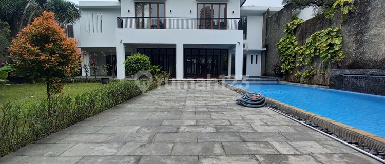 Luxury Living di Kemang - Kolam Renang & Halaman Luas. 1