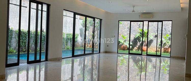 Modern And Comfy House In Kemang Close To School 1